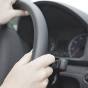 Evitare cattive abitudini alla guida